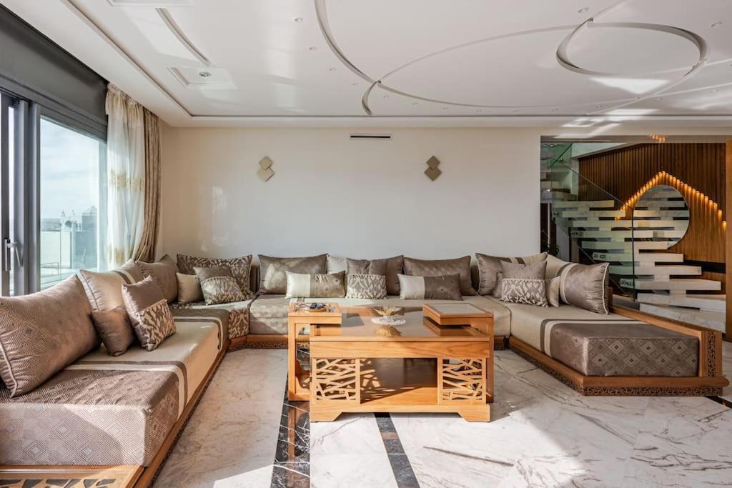 شقة Royale Duplexe Pleine Centre Tanger المظهر الخارجي الصورة